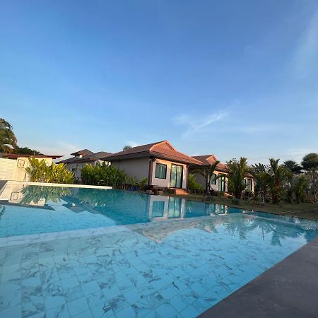 Tinna Resort Ban Nong Mai Ngam Exteriör bild