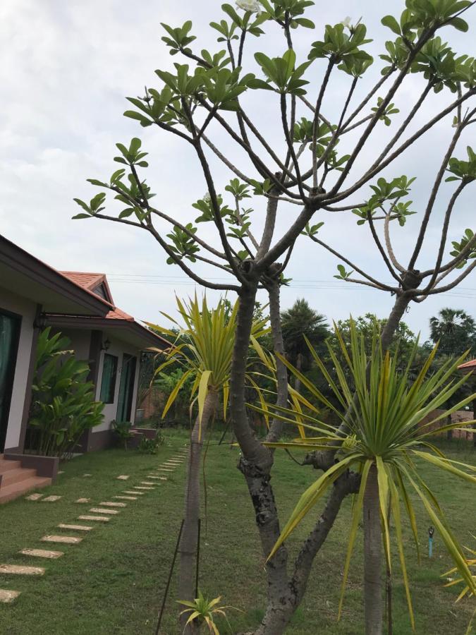 Tinna Resort Ban Nong Mai Ngam Exteriör bild