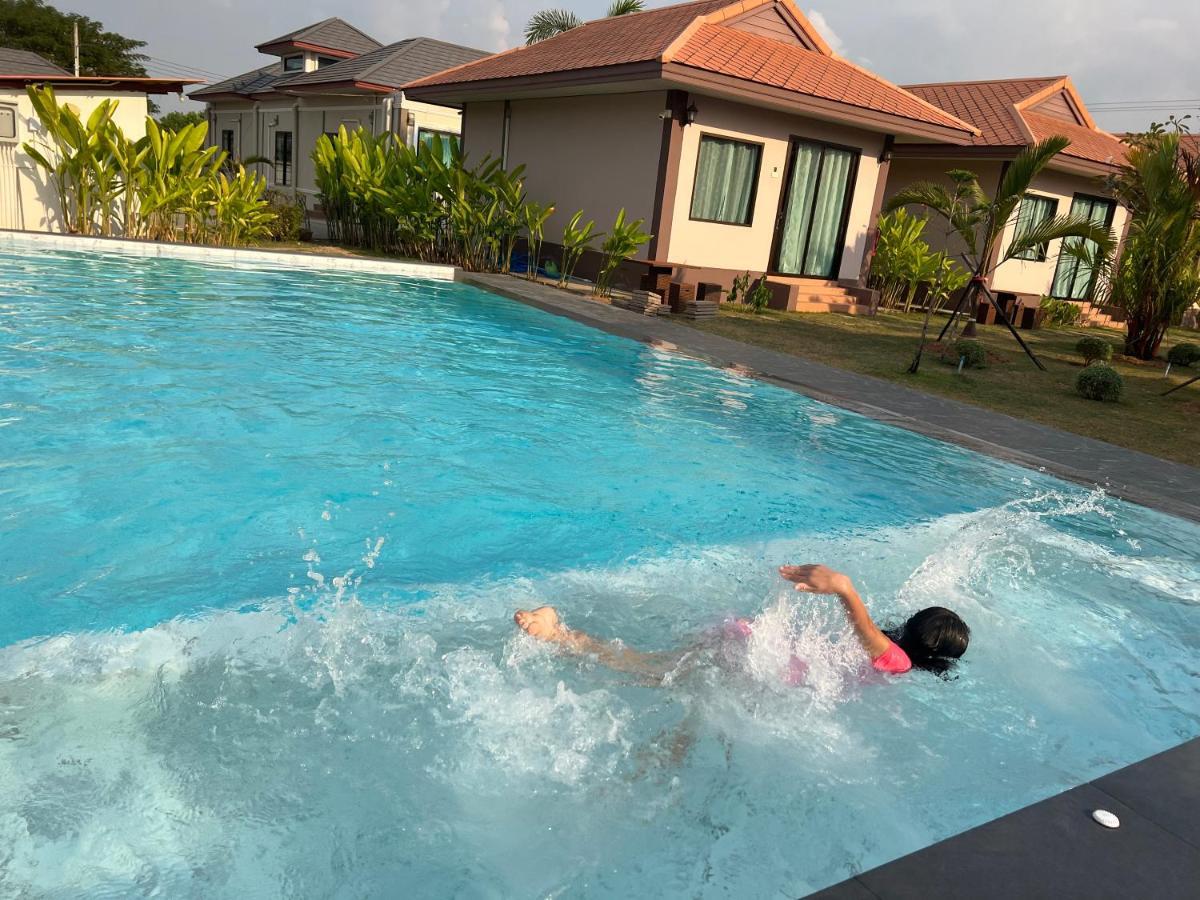 Tinna Resort Ban Nong Mai Ngam Exteriör bild