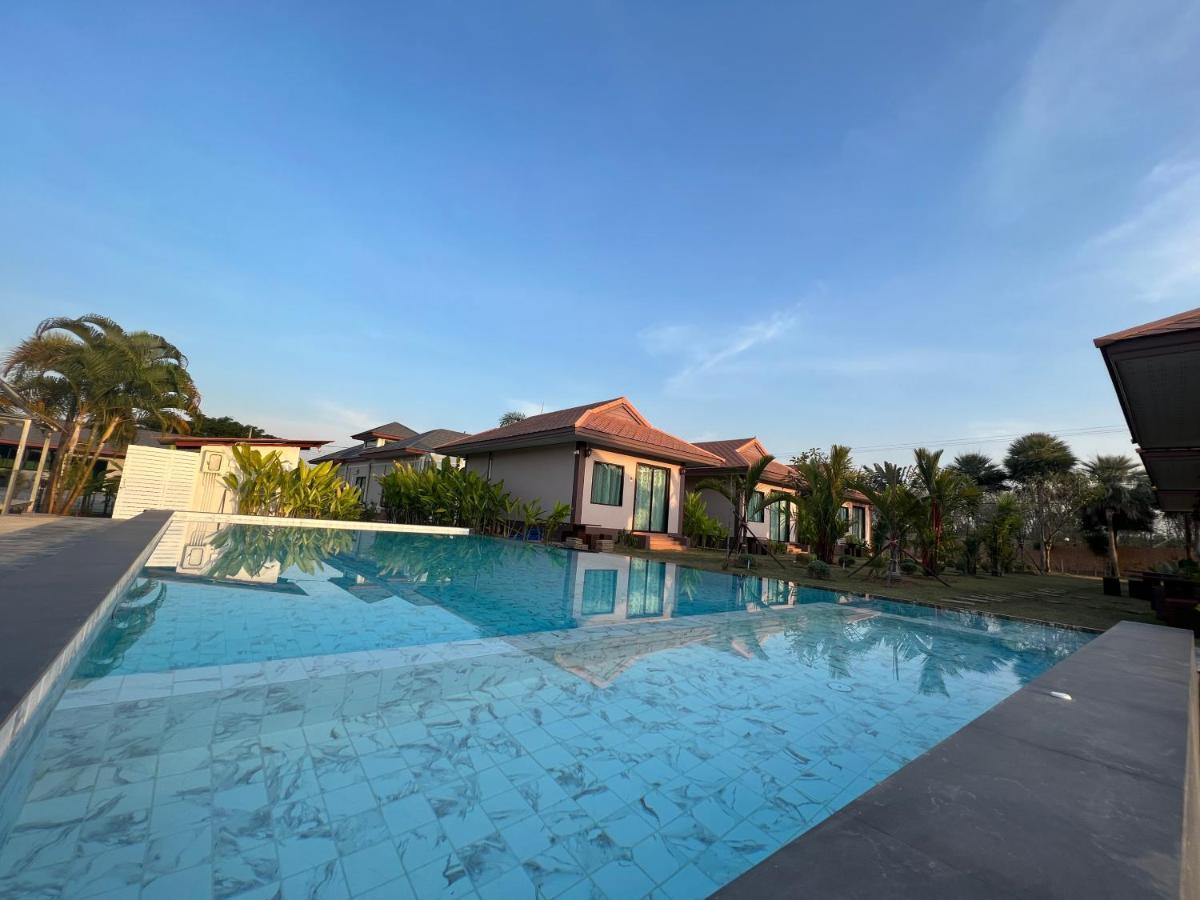 Tinna Resort Ban Nong Mai Ngam Exteriör bild