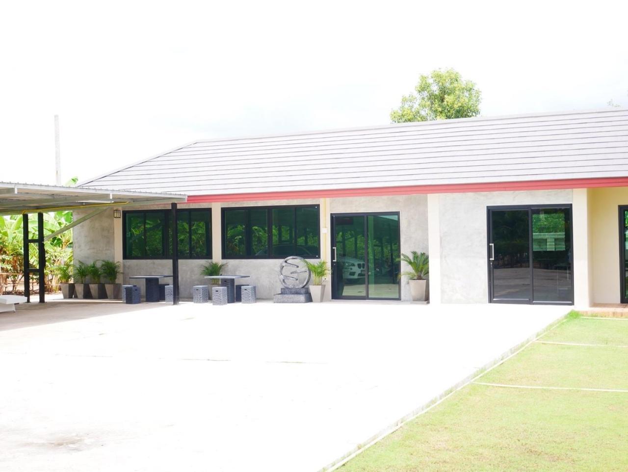 Tinna Resort Ban Nong Mai Ngam Exteriör bild