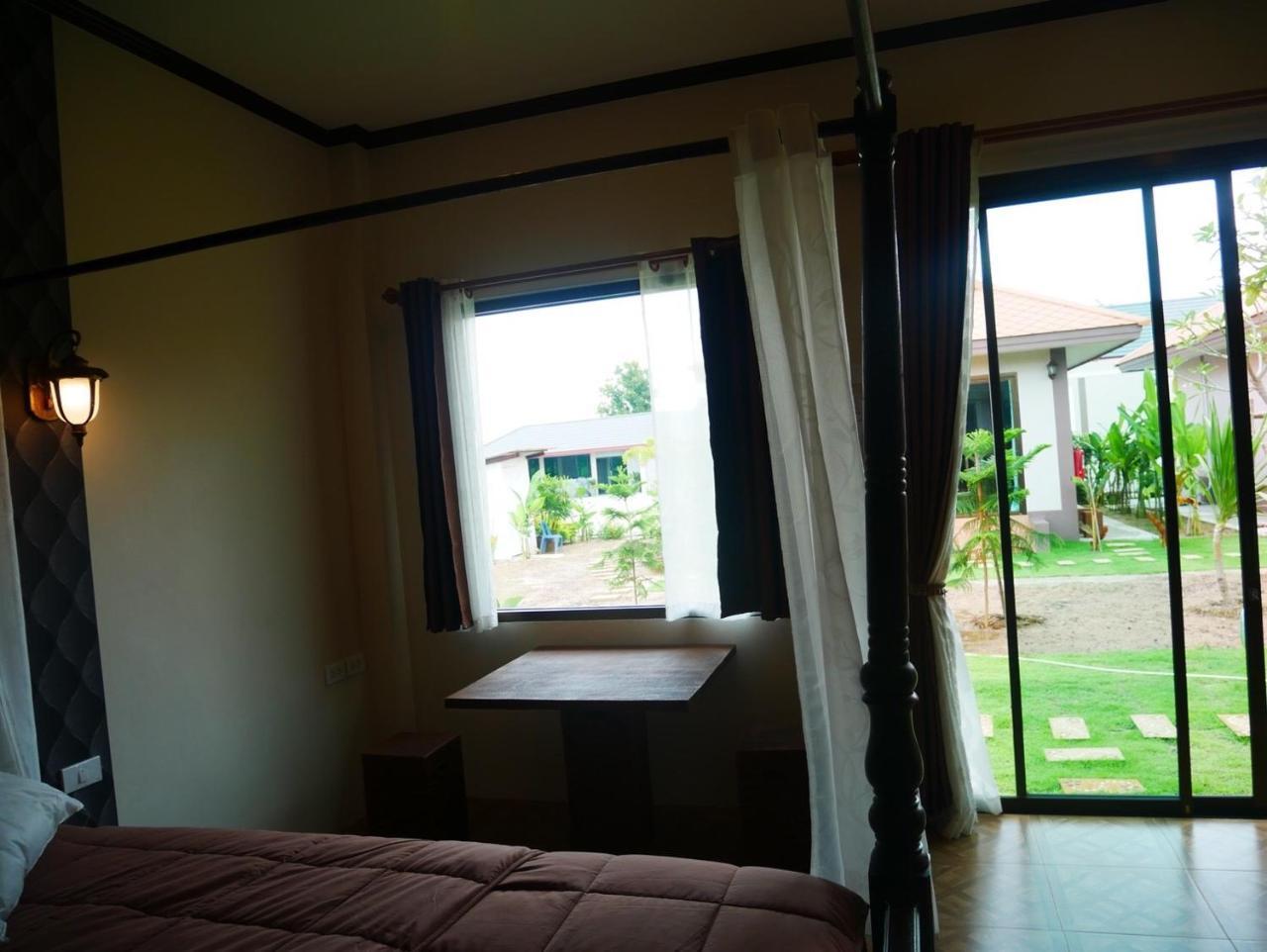 Tinna Resort Ban Nong Mai Ngam Exteriör bild