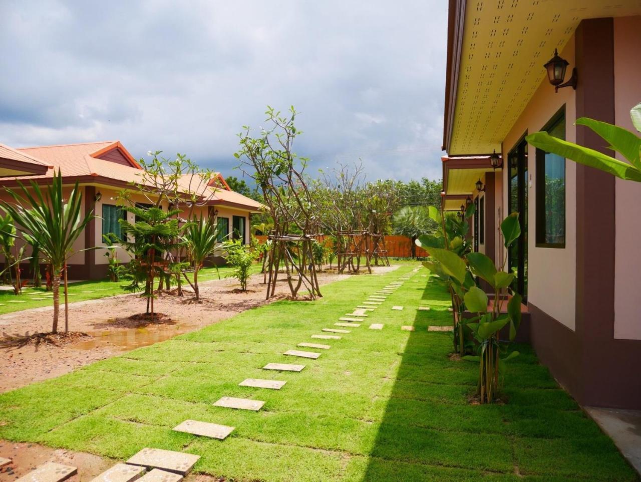 Tinna Resort Ban Nong Mai Ngam Exteriör bild