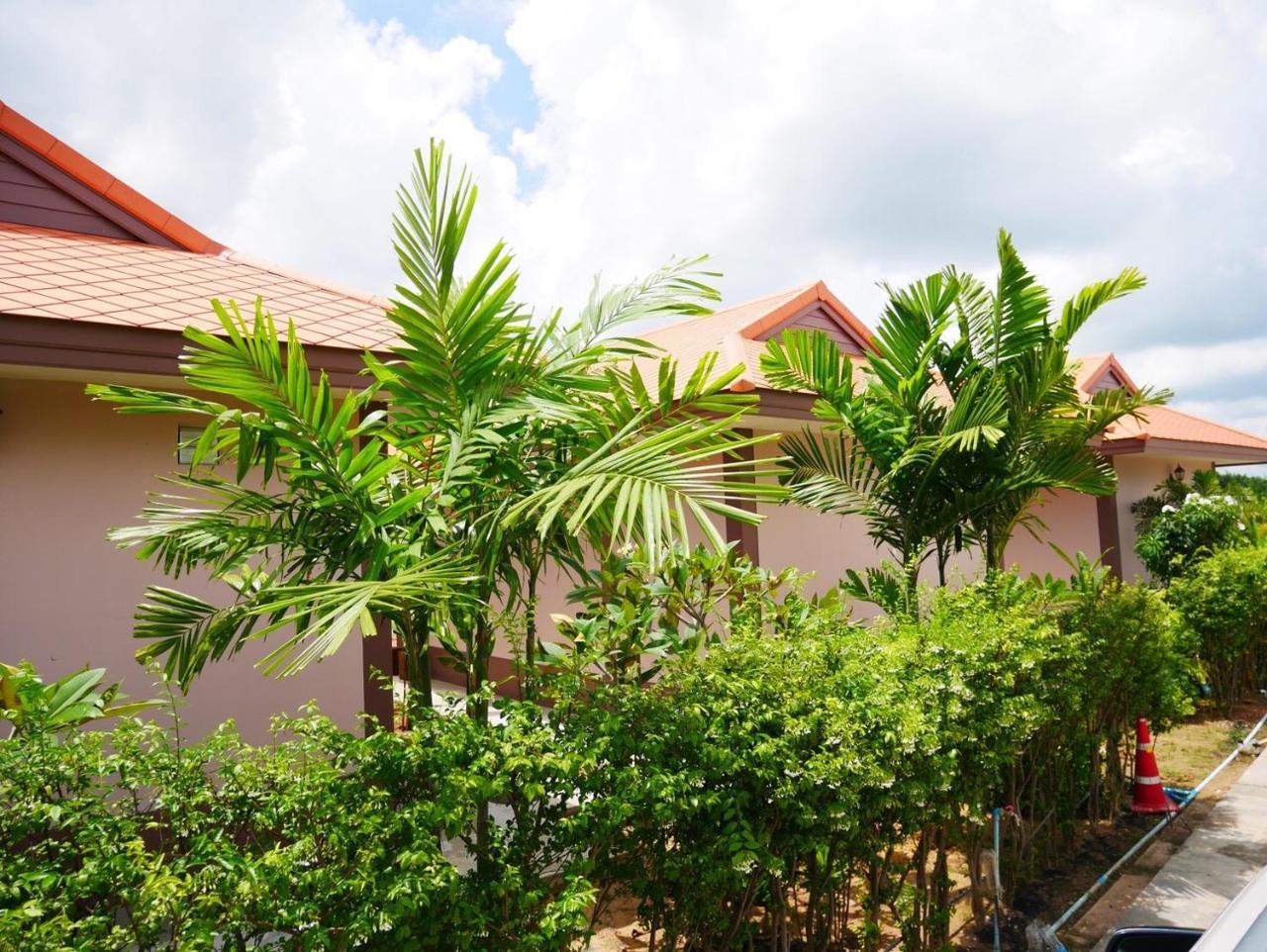 Tinna Resort Ban Nong Mai Ngam Exteriör bild