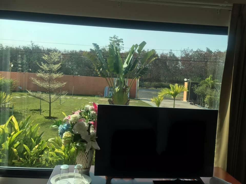 Tinna Resort Ban Nong Mai Ngam Exteriör bild